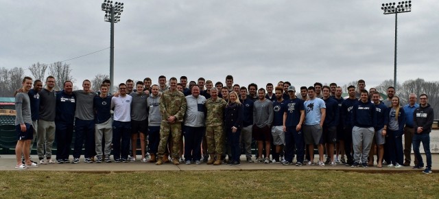 Bonner discusses leadership with the Diamond Lions
