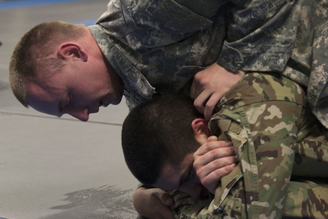 3rd Infantry Division combatives team trains for 2018 invitational