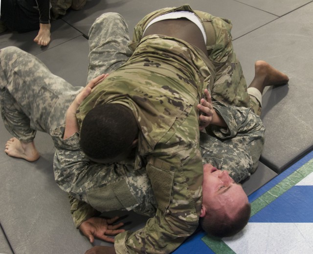 3rd Infantry Division combatives team trains for 2018 invitational