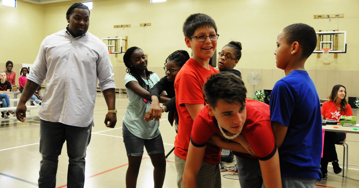 NFL player spreads antibullying message to Fort Rucker youth Article