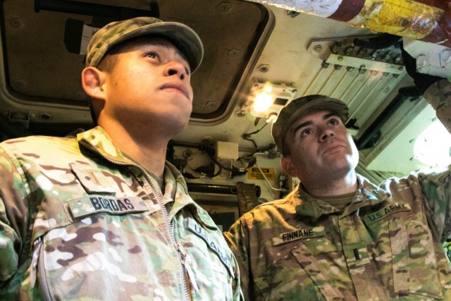 1-7th FA 'Lightning' Battalion Trains Leaders