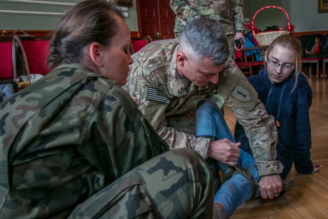 Army Europe - First Aid Training at Zary City Hall