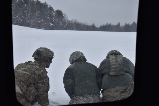 New York National Guard aviators train with Army Reservists