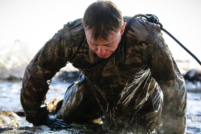 82nd BEB dives into cold-water training with U.K. troops in Estonia