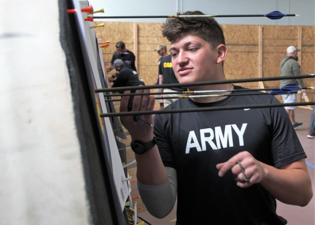 Soldiers, veterans on target at 2018 Army Trials archery competition