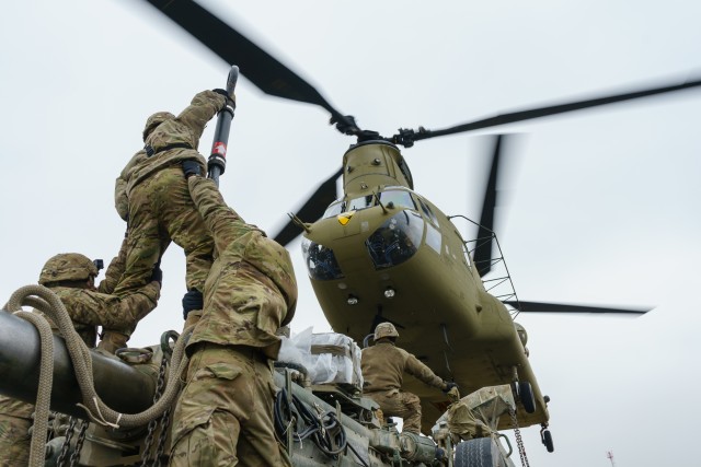 Air Cav, 2CR team up for sling load training