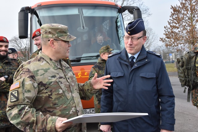 USAG Wiesbaden, Landeskommando partner