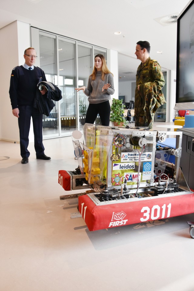 Landeskommando Hessen group tours Wiesbaden High School