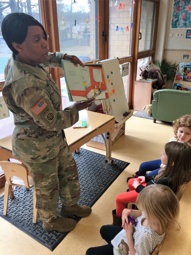 'A little talk about tweedle beetles': 7th MSC Soldiers read to preschoolers
