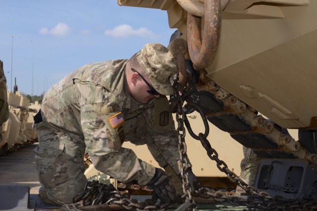 North Carolina Guard uses HETs for long-distance convoy