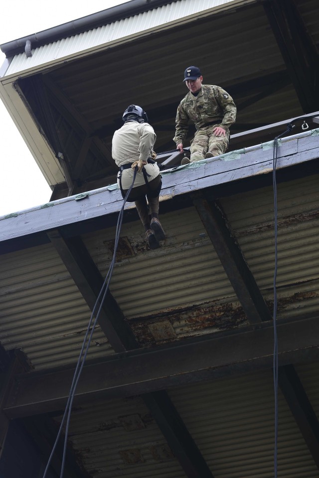 Business Executives for National Security visit Screaming Eagles, achieve 101st first