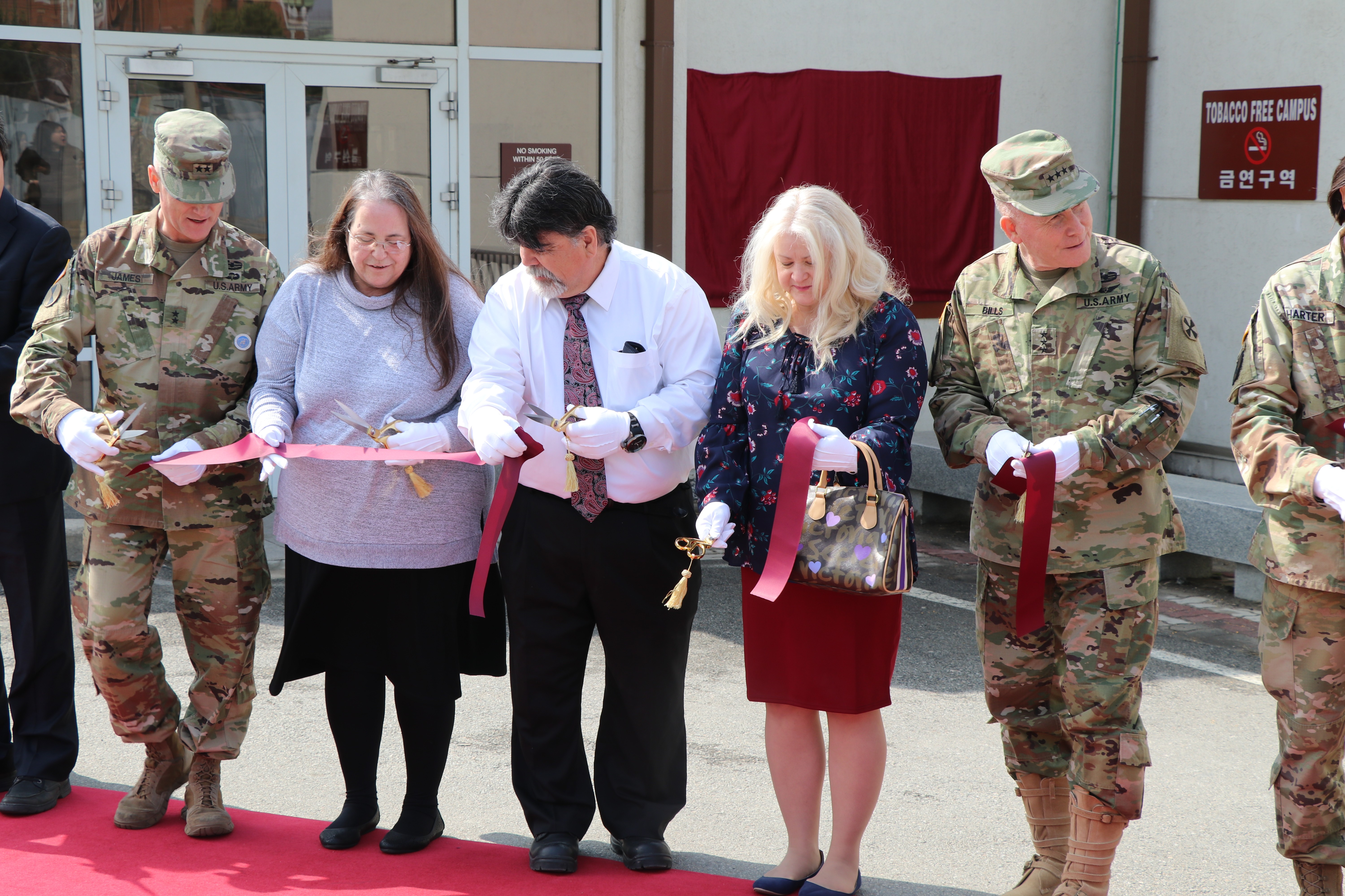 Three Time Combat Medic Remembered At Humphreys Patient Centered Medical Home Article The United States Army