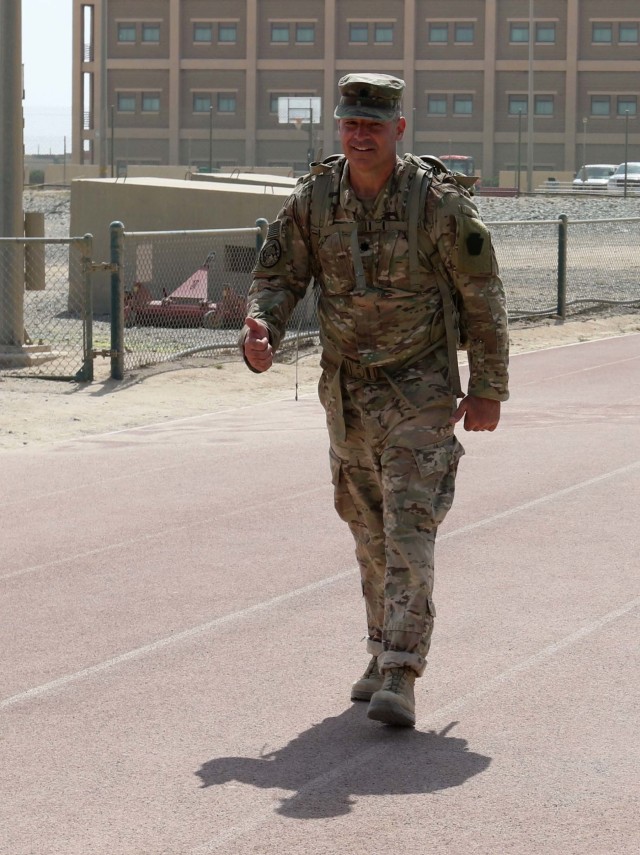 Soldiers brave the heat of Kuwait to honor Bataan Death March
