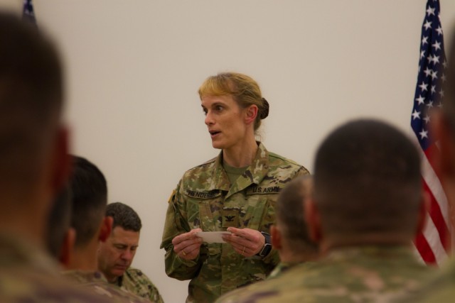 Signal Soldiers Welcomed Home with Open Arms