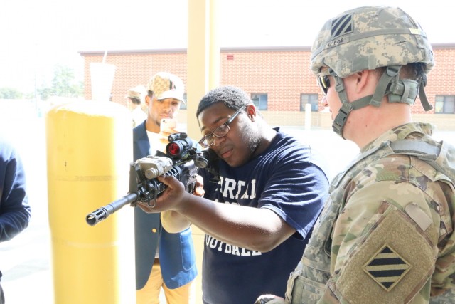 Georgia High School Students visit Fort Stewart