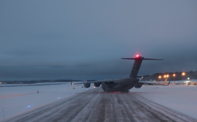 Airmen, Soldiers conquer subzero temps during Arctic Pegasus