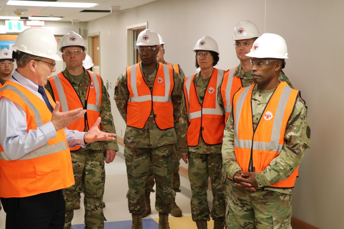 Regional Health Command-Pacific Commander Tours Humphreys Medical ...