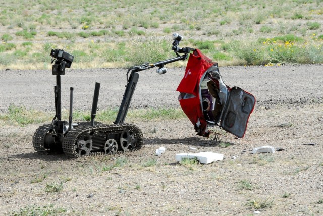 20th CBRNE EOD teams render safe IEDs at Raven's Challenge