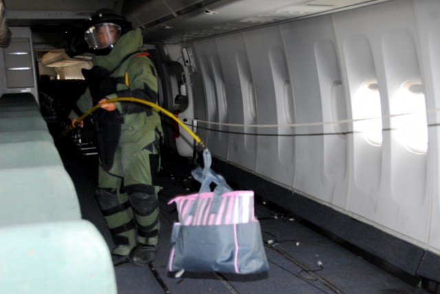 20th CBRNE EOD teams render safe IEDs at Raven's Challenge