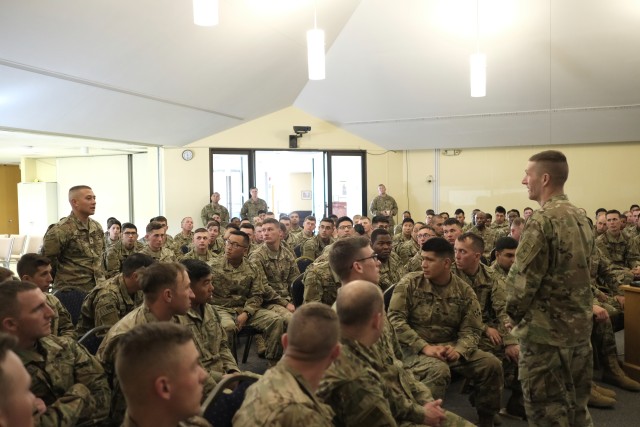 SMA Dailey visits "Raider" brigade