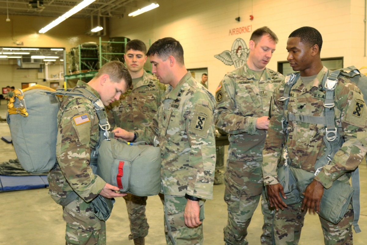 army-reserve-riggers-prepare-for-toy-drop-parachute-rigger-flickr