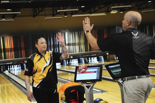 Air Force men, Army women capture bowling crowns at Fort Lee