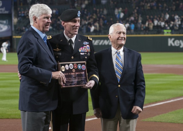 Mariners host Salute to Armed Forces Night