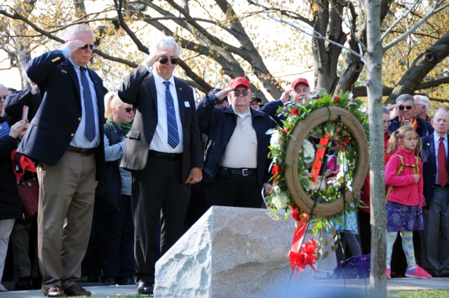 Vietnam helicopter pilots, crewmembers memorialized in Arlington National Cemetery