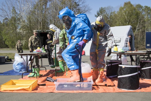 U.S. Army Reserve Soldiers achieve CBRN readiness with Dugway Mobile Training Team, Special Forces