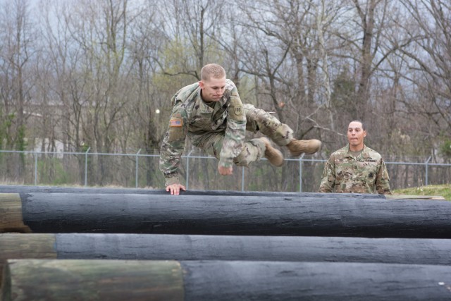Army Reserve Best Warriors Forged by Physical, Mental Competition 