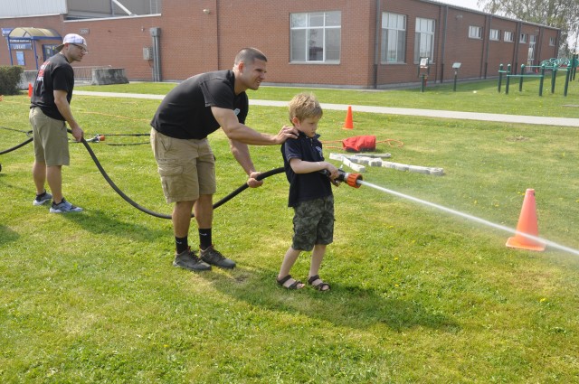 Junior firefighters' challenge during Kids' Day