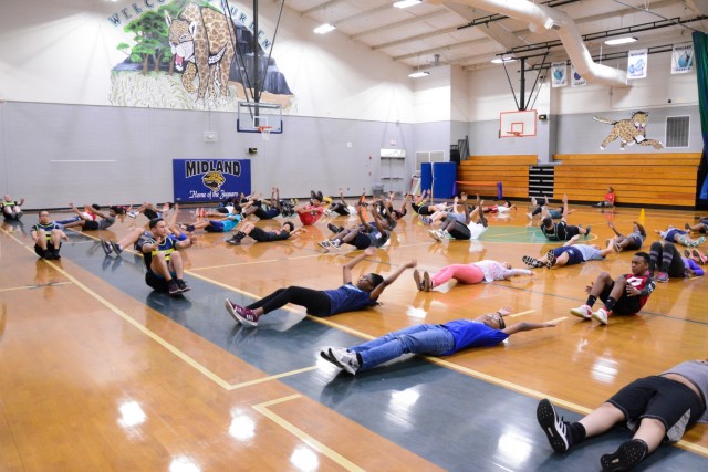 1-46th Infantry Regiment brings fitness to Midland Middle School