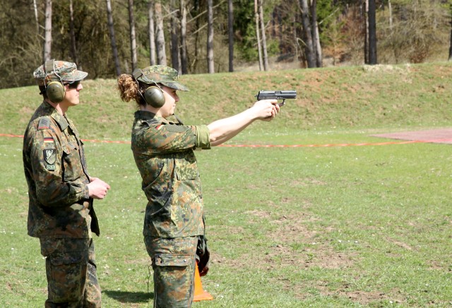 US Soldiers earn German Army Proficiency Badge  