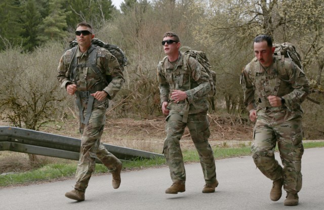 US Soldiers earn German Army Proficiency Badge