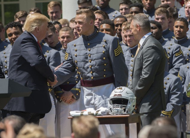 President Trump presents Commander-in-Chief's Trophy to Army team of 'fighters'