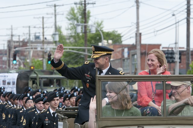 Fort Knox Soldiers commemorate centennial in Pegasus Parade