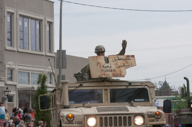 Fort Knox Soldiers commemorate centennial in Pegasus Parade