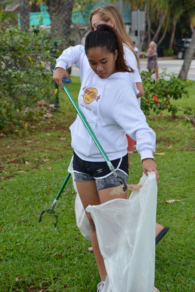 Pacific Regional Visitors Center Earth Day Cleanup