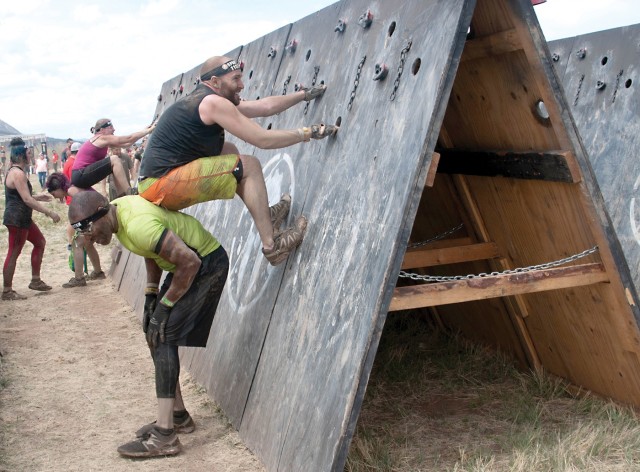 Spartan Race: Thousands tackle obstacles, terrain