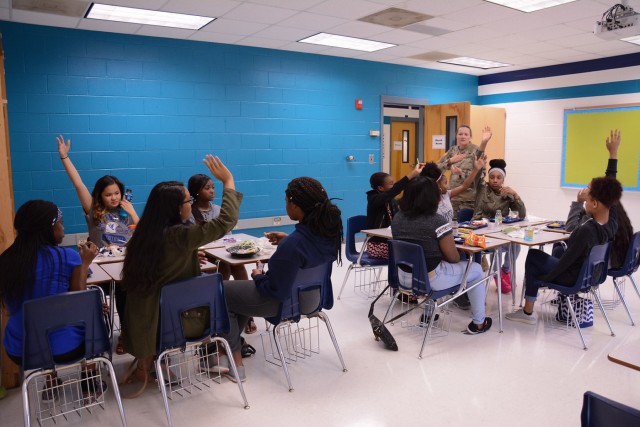 1-46 Infantry Regiment helps Midland Middle School students focus on summer goals