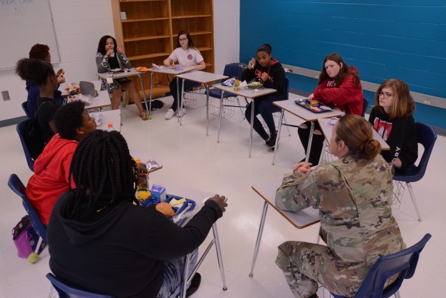 1-46 Infantry Regiment helps Midland Middle School students focus on summer goals