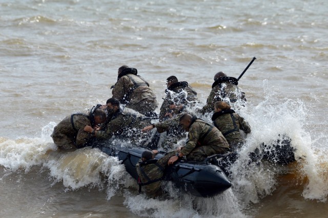 25th ID Soldiers conduct waterborne ops for Mungadai