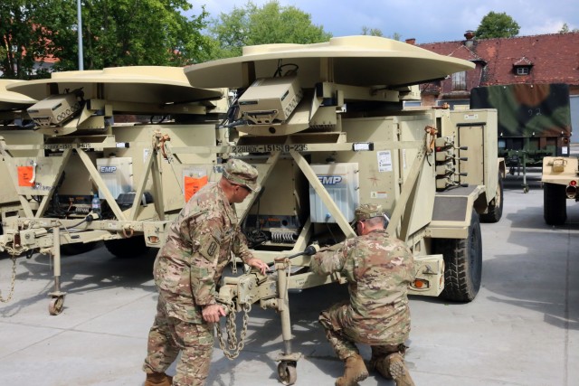 SCNG Soldiers arrive in Poland to provide signal support to US Army Europe