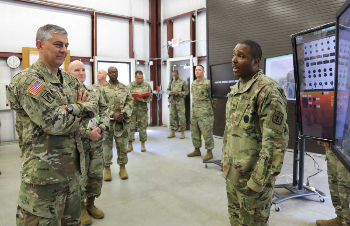 TRADOC CG visits CASCOM schools | Article | The United States Army