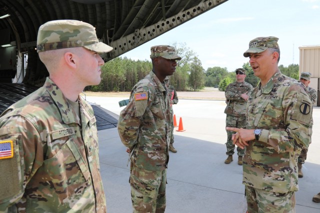 TRADOC CG visits CASCOM schools