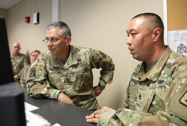 TRADOC CG visits CASCOM schools | Article | The United States Army