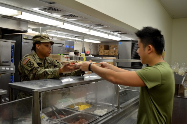 25th ID cooks up chow for Tiger Balm 18