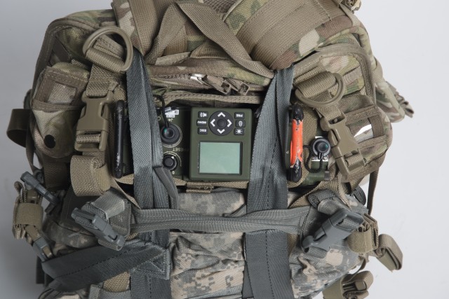 Airborne test NCOs mitigate risk for new Radio Rucksack design