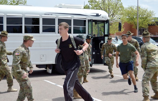 Future Soldiers get glimpse of basic training