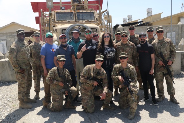 Rachel Lipsky Band visits deployed Soldiers
